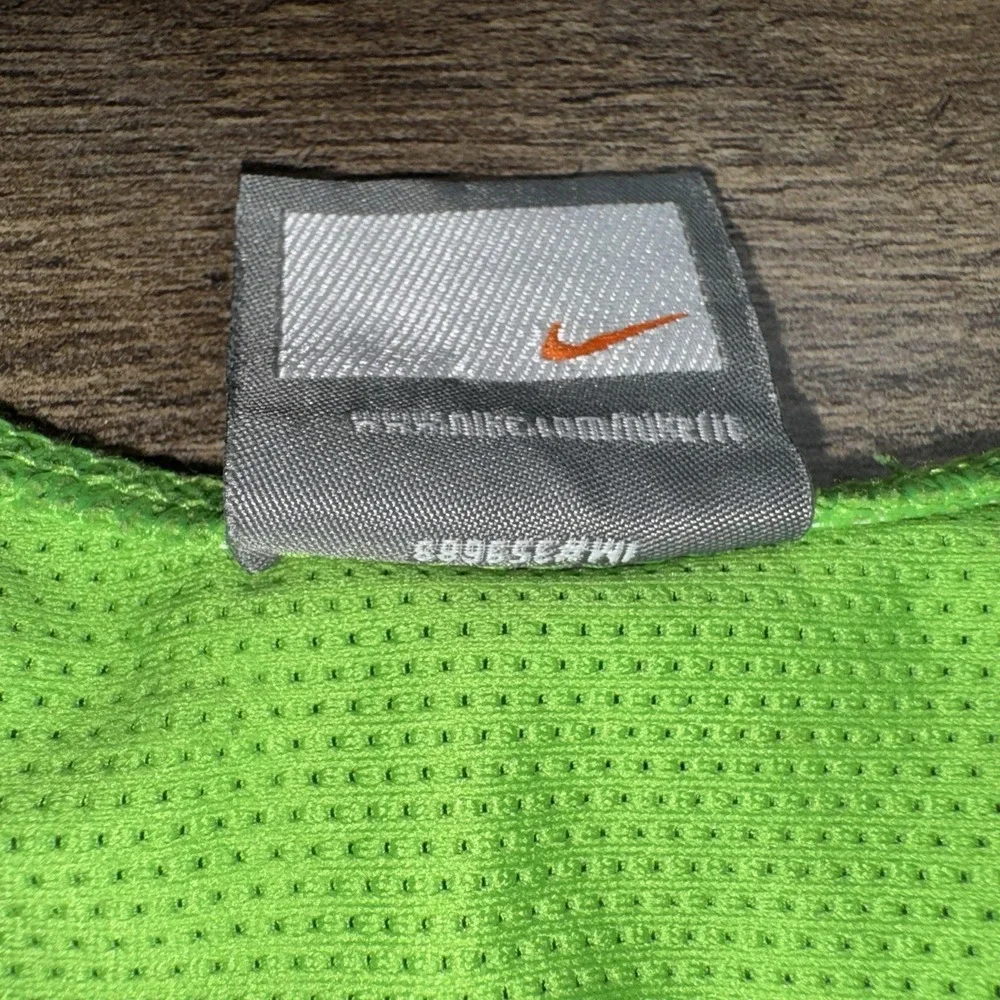 Vinatge Nike Racerback Tank Top With Internal Bra Size Small 255908-304